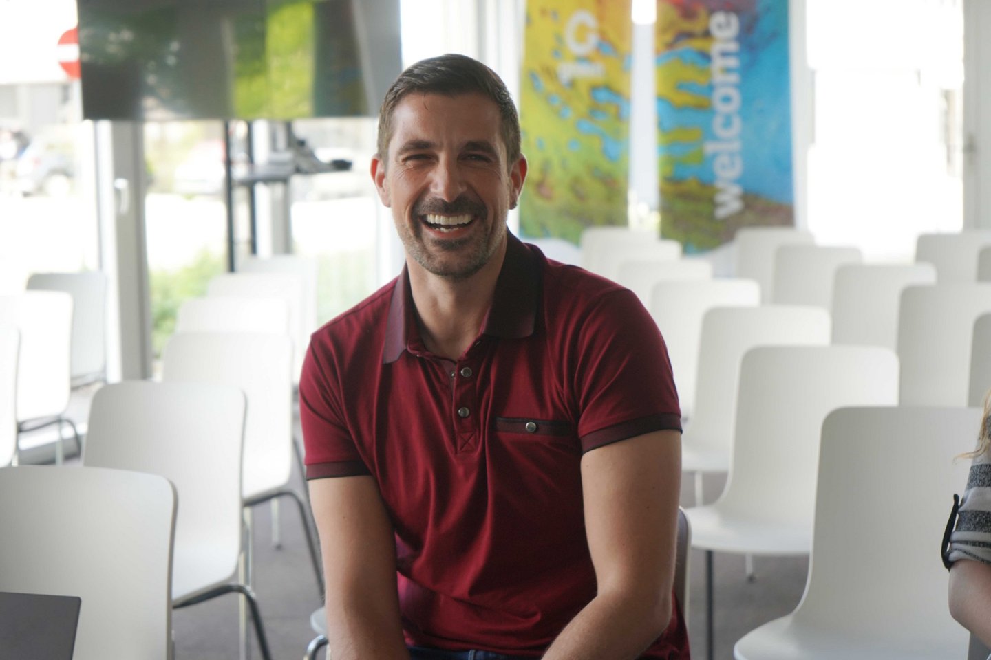 Daniele Simonetta lächelt in Kamera