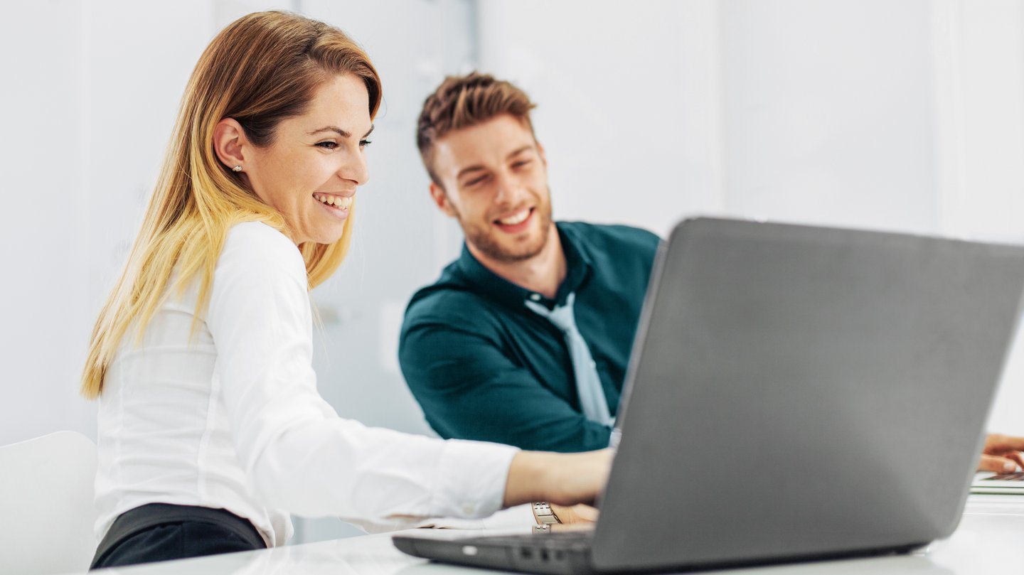 Team erstellt mit WordPress eine Website 